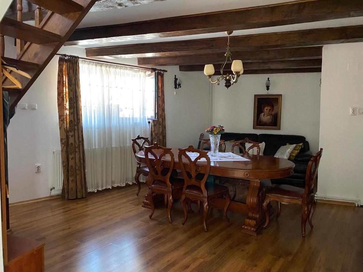 Victoria Gasthaus Rasnov - Charming Vacation House In Rasnov Kültér fotó