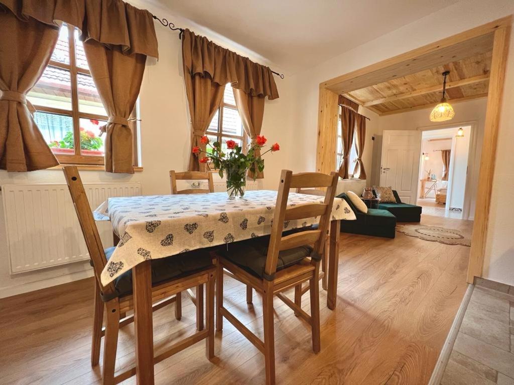 Victoria Gasthaus Rasnov - Charming Vacation House In Rasnov Kültér fotó
